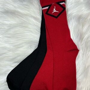 Jordan Diamond High Crew socks in red and black